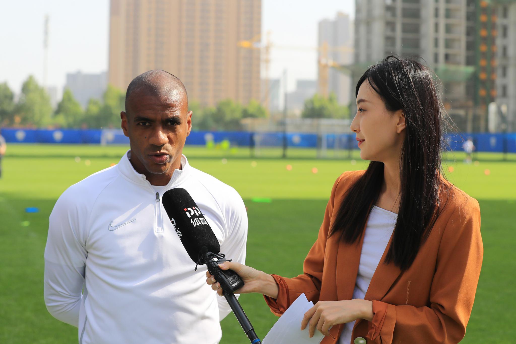 犹他爵士训练开放日;关键时刻主帅复盘引欢呼;中超在即;心理建设被强调(胜败乃兵家常事中的乃是什么意思) 犹他爵士训练开放日;关键时刻主帅复盘引欢呼;中超在即;心理建设被强调(胜败乃兵家常事中的乃是什么意思)