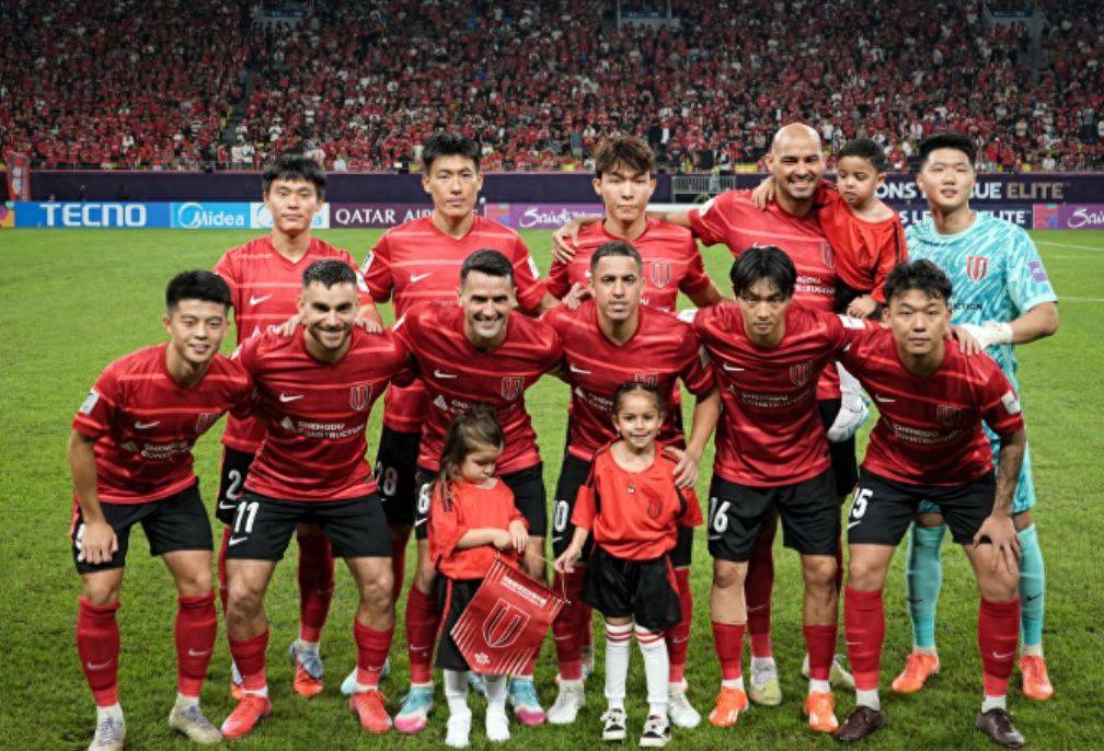 包含赛地聚焦——英超国际比赛日热度飙升，成都蓉城临场应变，压力陡增，年轻球员得到机会的词条-爱游戏ayx体育app