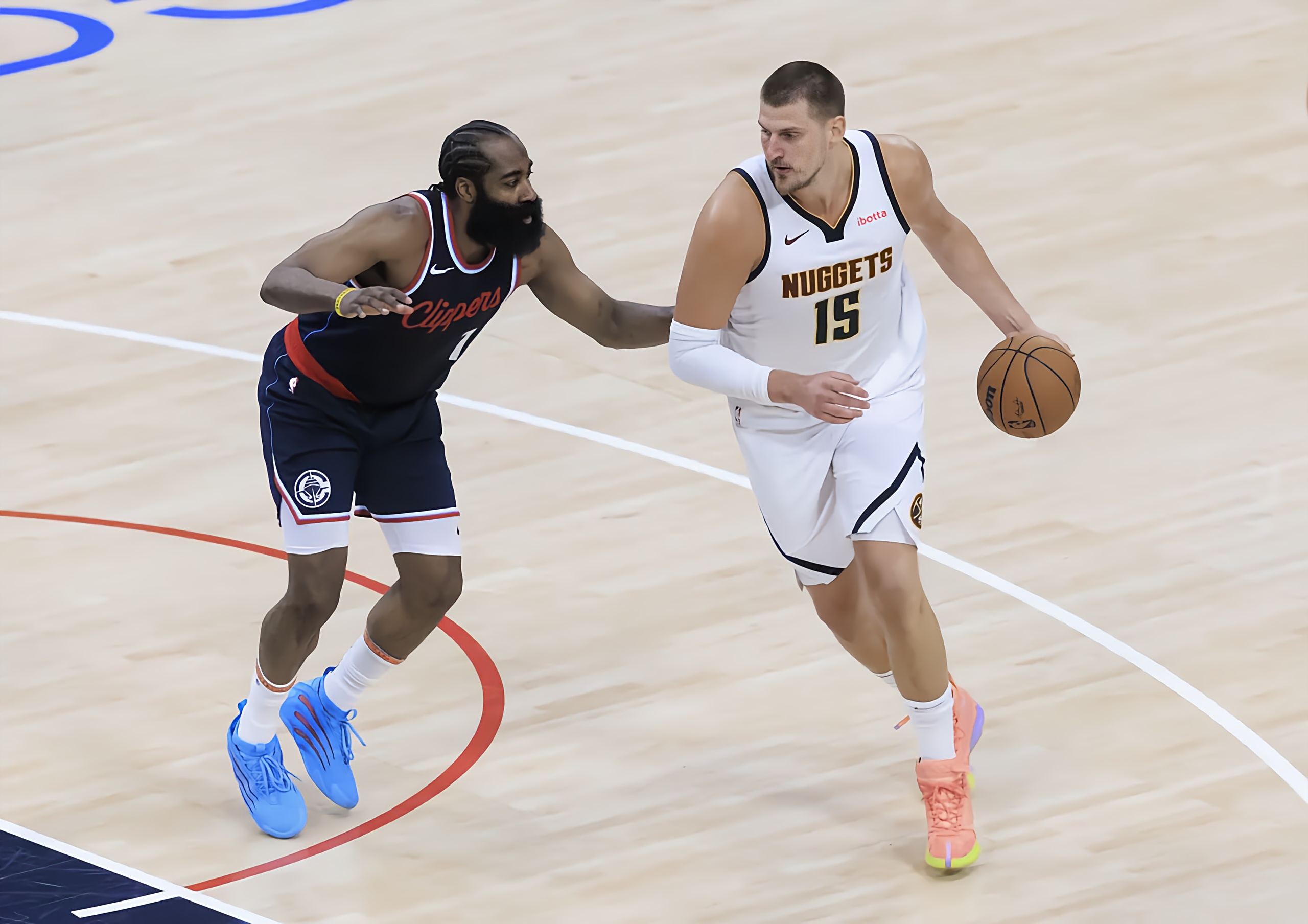 包含国际比赛日体能课后,洛杉矶快船篮板制胜备战NBA季后赛,气氛紧张,细节决定成败的词条 包含国际比赛日体能课后,洛杉矶快船篮板制胜备战NBA季后赛,气氛紧张,细节决定成败的词条